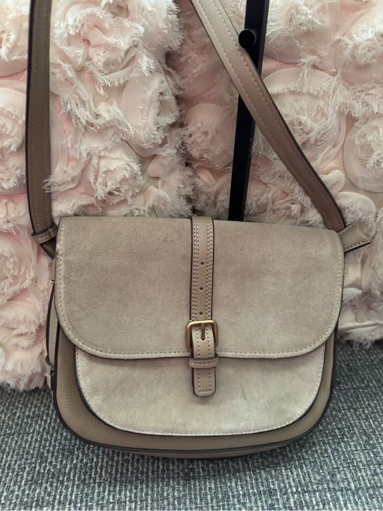 Parfois Handbags - Parfois Taupe Faux Suede & Pebbled Faux Leather Crossbody Saddle Bag